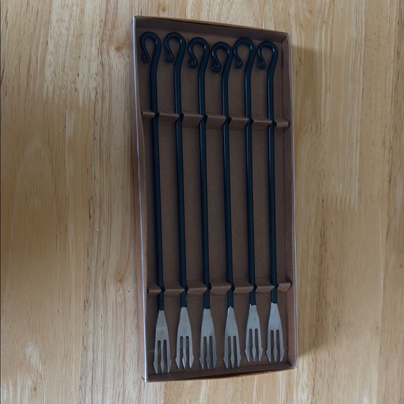 Original Swiss Black Fondue Set with Wooden Base - Picture 8 of 8